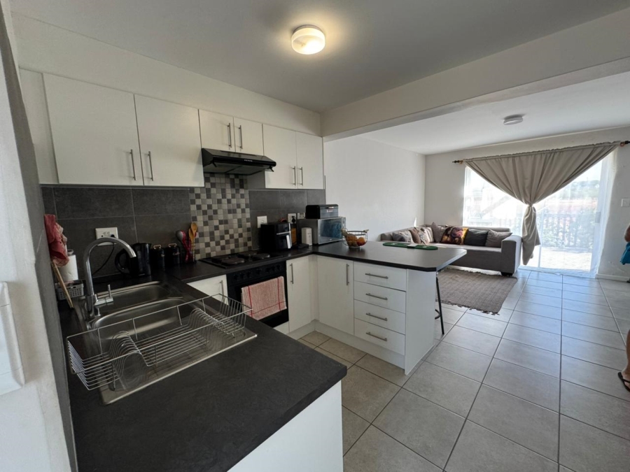 2 Bedroom Property for Sale in Stratford Green Western Cape